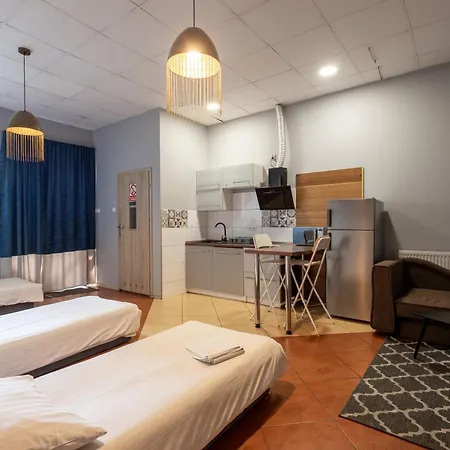 Aparthotel Komfort 3*
